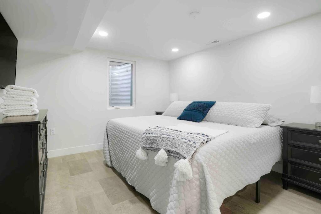 Sleeps 16 - 15 Min/Downtown, 10 Min/Medical Center Villa Aurora Eksteriør bilde